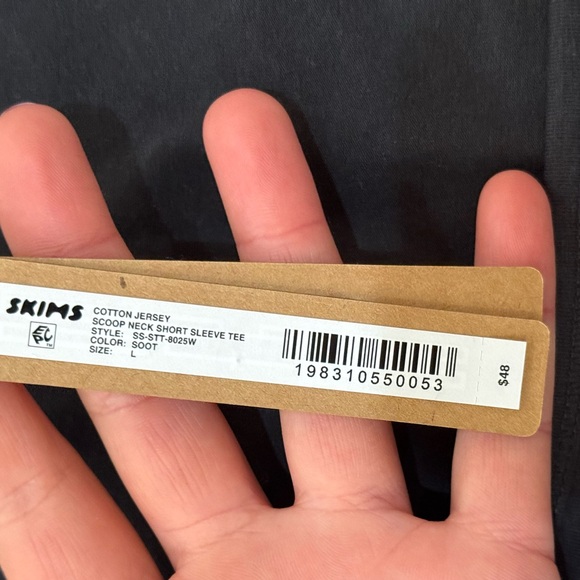 Skims Scoop Neck Top - Picture 3 of 5